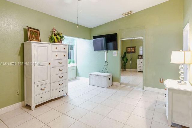 7411 W 33rd Ave, Hialeah, FL 33018
