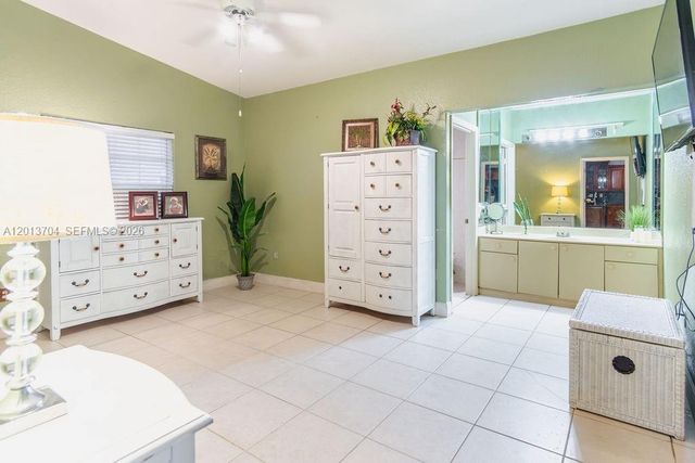 7411 W 33rd Ave, Hialeah, FL 33018