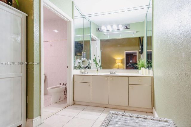 7411 W 33rd Ave, Hialeah, FL 33018