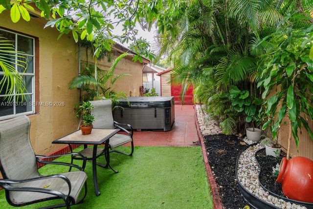 7411 W 33rd Ave, Hialeah, FL 33018