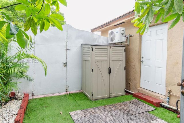 7411 W 33rd Ave, Hialeah, FL 33018