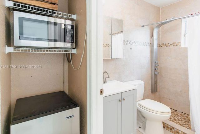 7411 W 33rd Ave, Hialeah, FL 33018