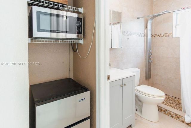 7411 W 33rd Ave, Hialeah, FL 33018