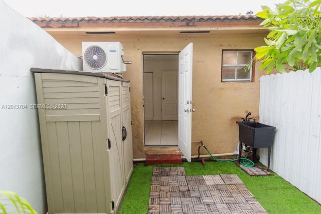 7411 W 33rd Ave, Hialeah, FL 33018
