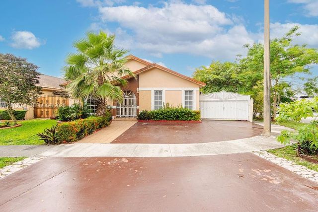 7411 W 33rd Ave, Hialeah, FL 33018