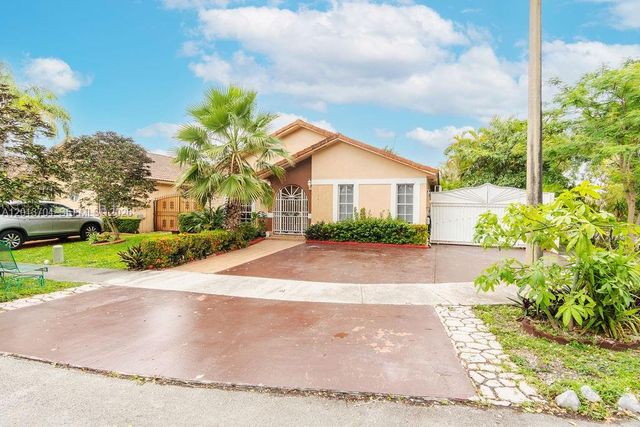 7411 W 33rd Ave, Hialeah, FL 33018