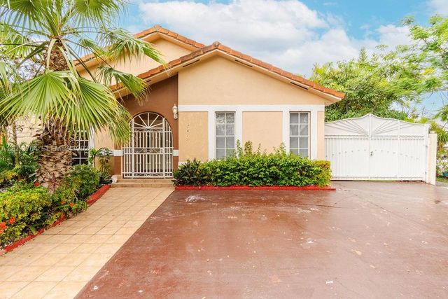 7411 W 33rd Ave, Hialeah, FL 33018