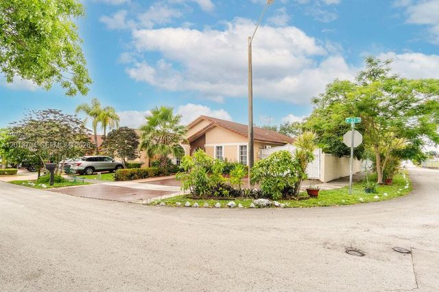 7411 W 33rd Ave, Hialeah, FL 33018