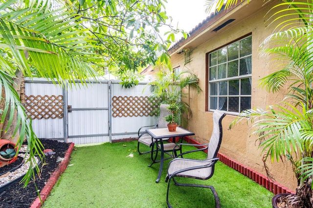 7411 W 33rd Ave, Hialeah, FL 33018