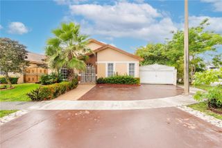 7411 W 33rd Ave, Hialeah, FL 33018
