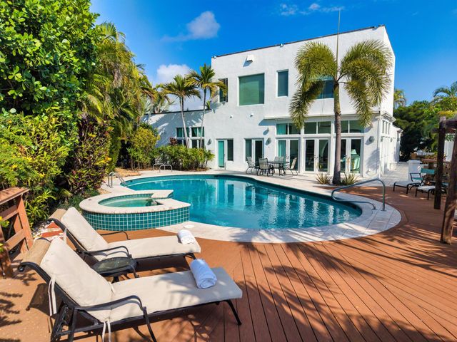 794 Staghorn Court, Boca Raton, FL 33432