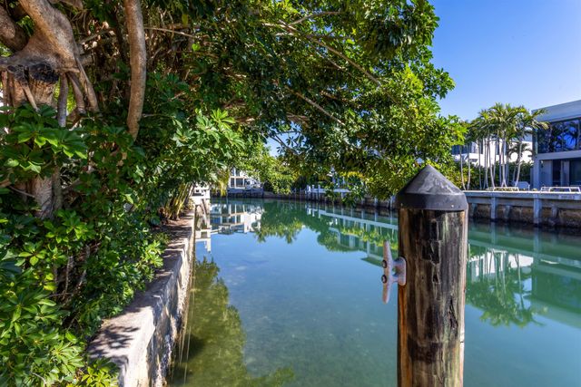 794 Staghorn Court, Boca Raton, FL 33432