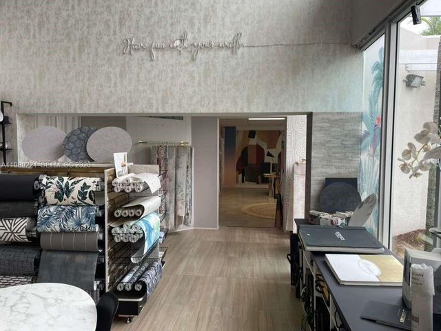 7111 Biscayne Blvd, Miami, FL 33138