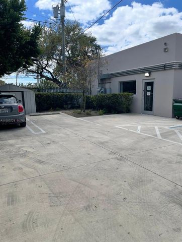 7111 Biscayne Blvd, Miami, FL 33138