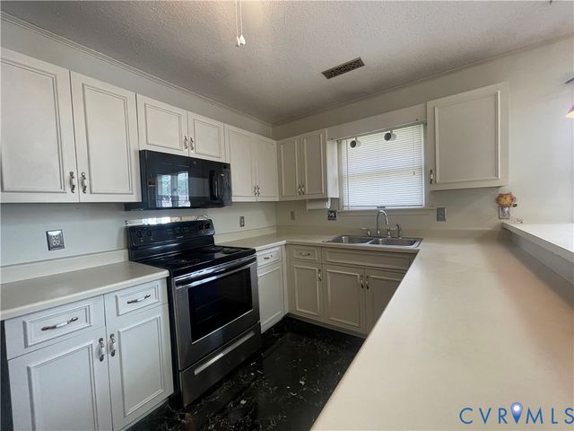 3008 W Grant St, Hopewell, VA 23860
