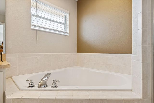 18030 BAYAMON AVENUE, Polk City, FL 33868