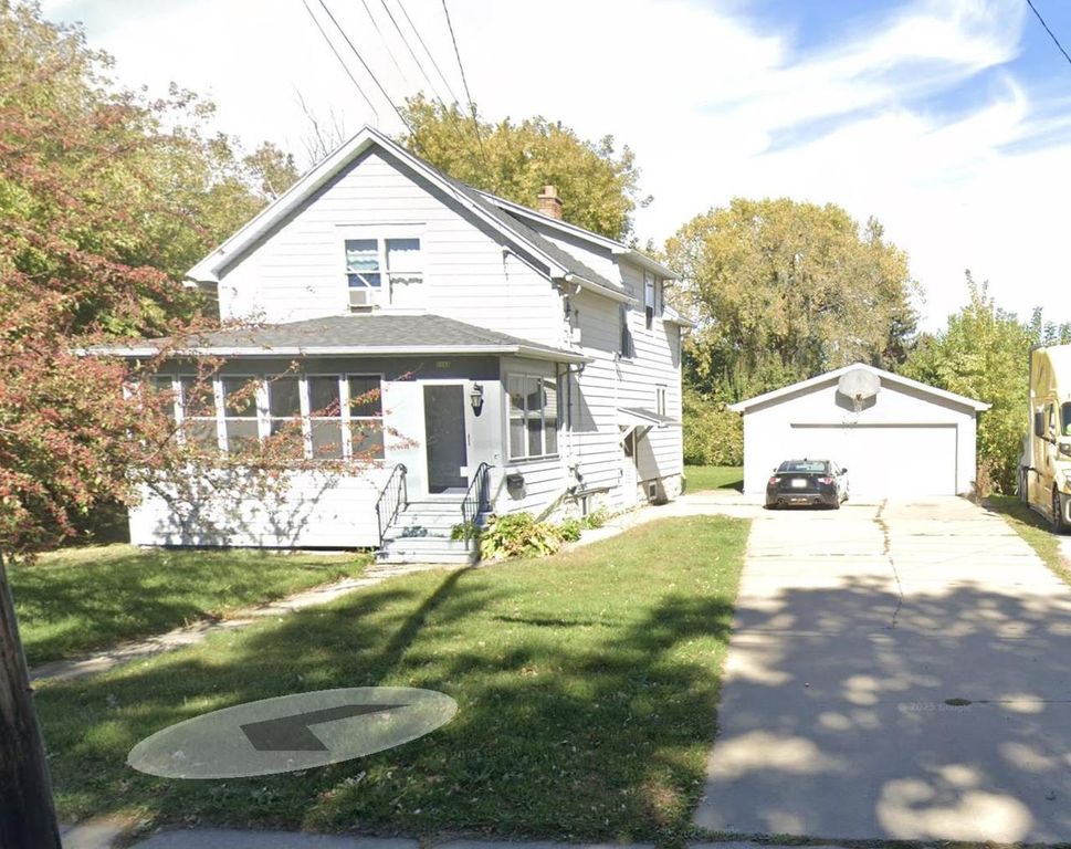 1048 9TH AVENUE, Oshkosh, WI 54902