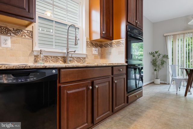 1100 WRIGHT CT, Fredericksburg, VA 22401