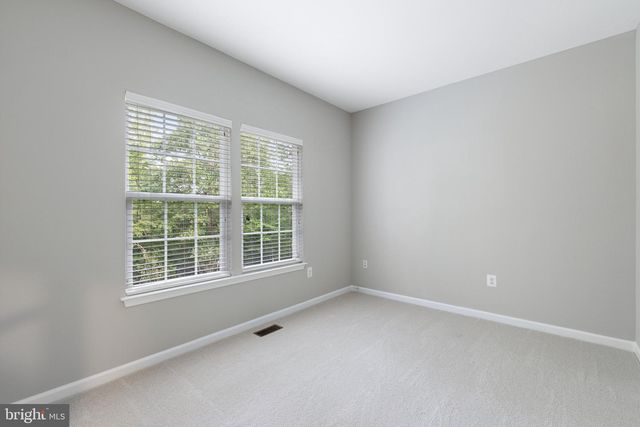1100 WRIGHT CT, Fredericksburg, VA 22401