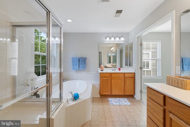 1100 WRIGHT CT, Fredericksburg, VA 22401