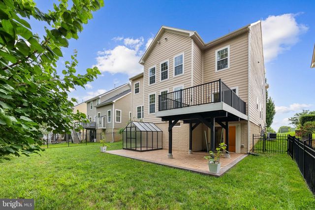 1100 WRIGHT CT, Fredericksburg, VA 22401