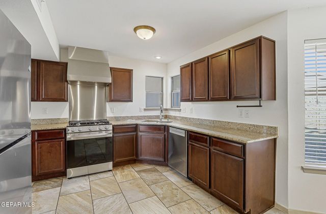 6524 Latimer Place, El Paso, TX 79932