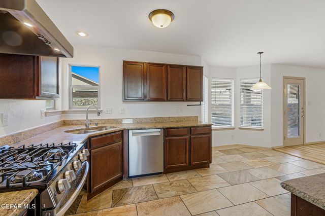 6524 Latimer Place, El Paso, TX 79932