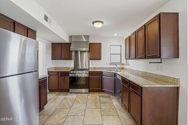 6524 Latimer Place, El Paso, TX 79932