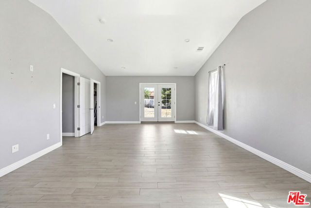 18060 Walnut Street, Hesperia, CA 92345