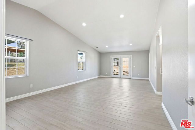 18060 Walnut Street, Hesperia, CA 92345