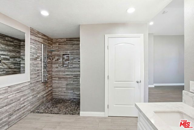 18060 Walnut Street, Hesperia, CA 92345