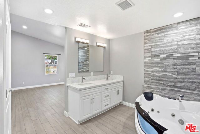 18060 Walnut Street, Hesperia, CA 92345