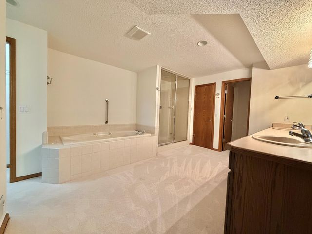 1554 E Harbour Towne Circle 73, Muskegon, MI 49441