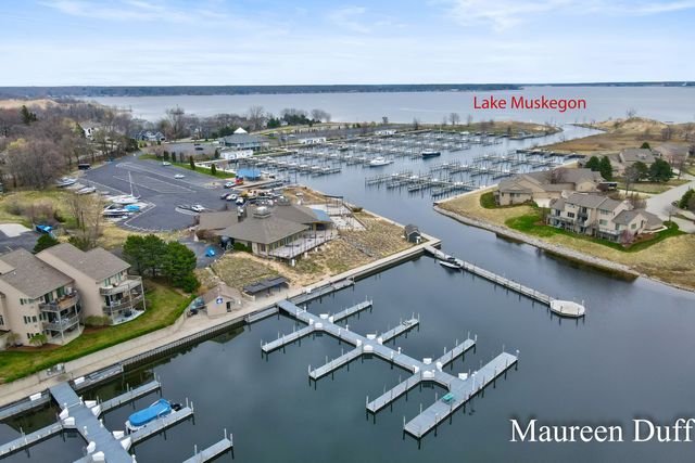 1554 E Harbour Towne Circle 73, Muskegon, MI 49441