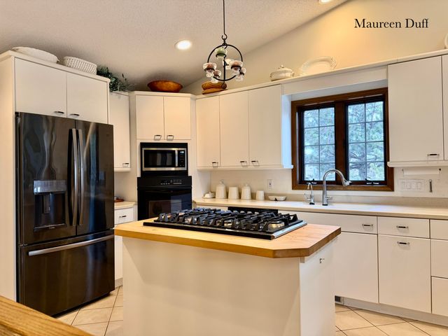 1554 E Harbour Towne Circle 73, Muskegon, MI 49441