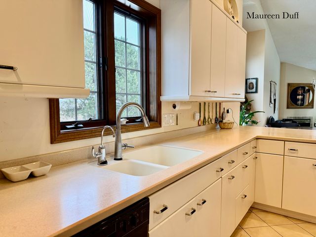 1554 E Harbour Towne Circle 73, Muskegon, MI 49441