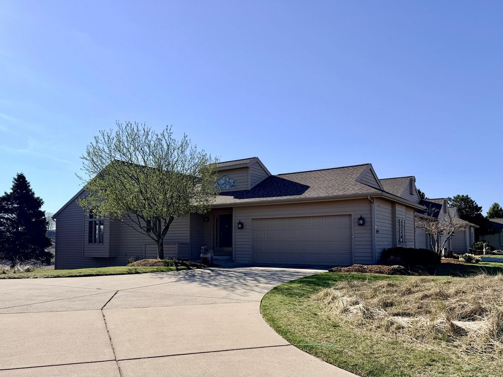1554 E Harbour Towne Circle 73, Muskegon, MI 49441