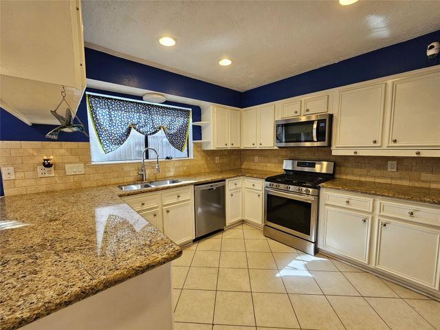 16418 Rainbow Lake Rd Road, Houston, TX 77095