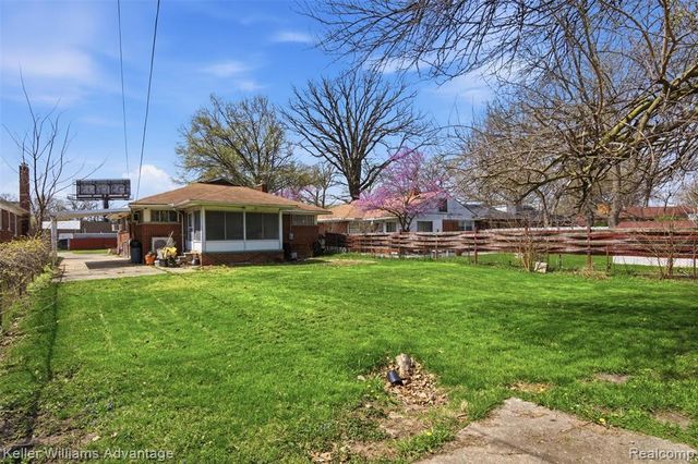 19946 Robson Street, Detroit, MI 48235