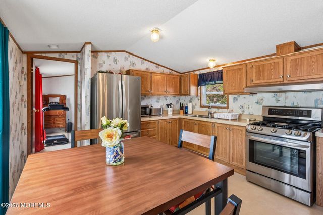 9 Kay Lane 9, Howell, NJ 07731