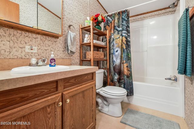 9 Kay Lane 9, Howell, NJ 07731
