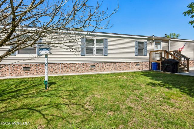 9 Kay Lane 9, Howell, NJ 07731