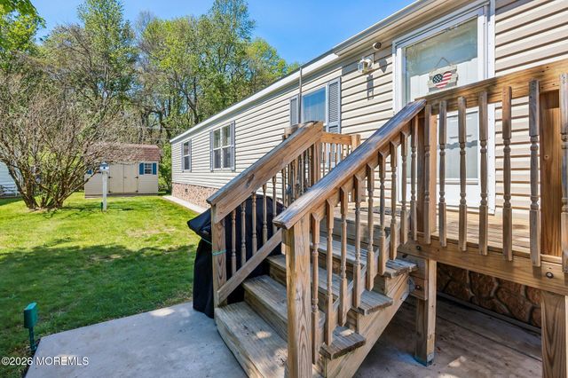 9 Kay Lane 9, Howell, NJ 07731