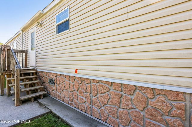 9 Kay Lane 9, Howell, NJ 07731