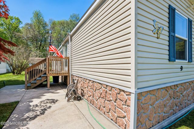 9 Kay Lane 9, Howell, NJ 07731