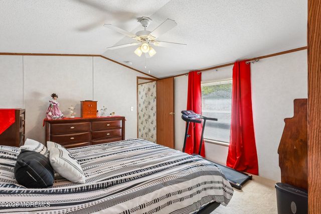 9 Kay Lane 9, Howell, NJ 07731