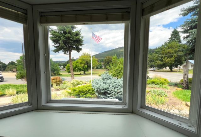 160 E 7th Ave, Colville, WA 99114