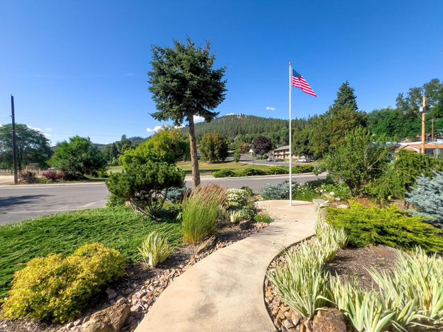 160 E 7th Ave, Colville, WA 99114