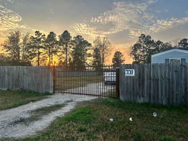 321 Road 5201, Cleveland, TX 77327