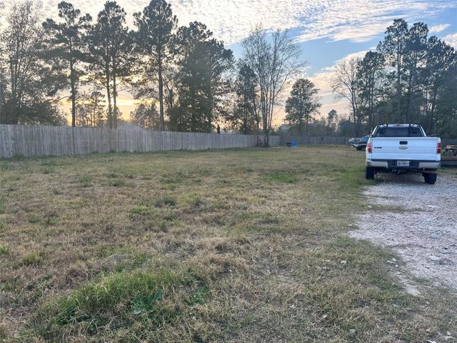 321 Road 5201, Cleveland, TX 77327